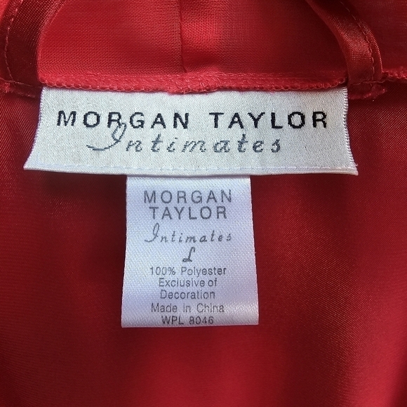 Morgan Taylor Intimates Robe in Deep Red Satin with Gauzy Trim, Size Large - Picture 9 of 9